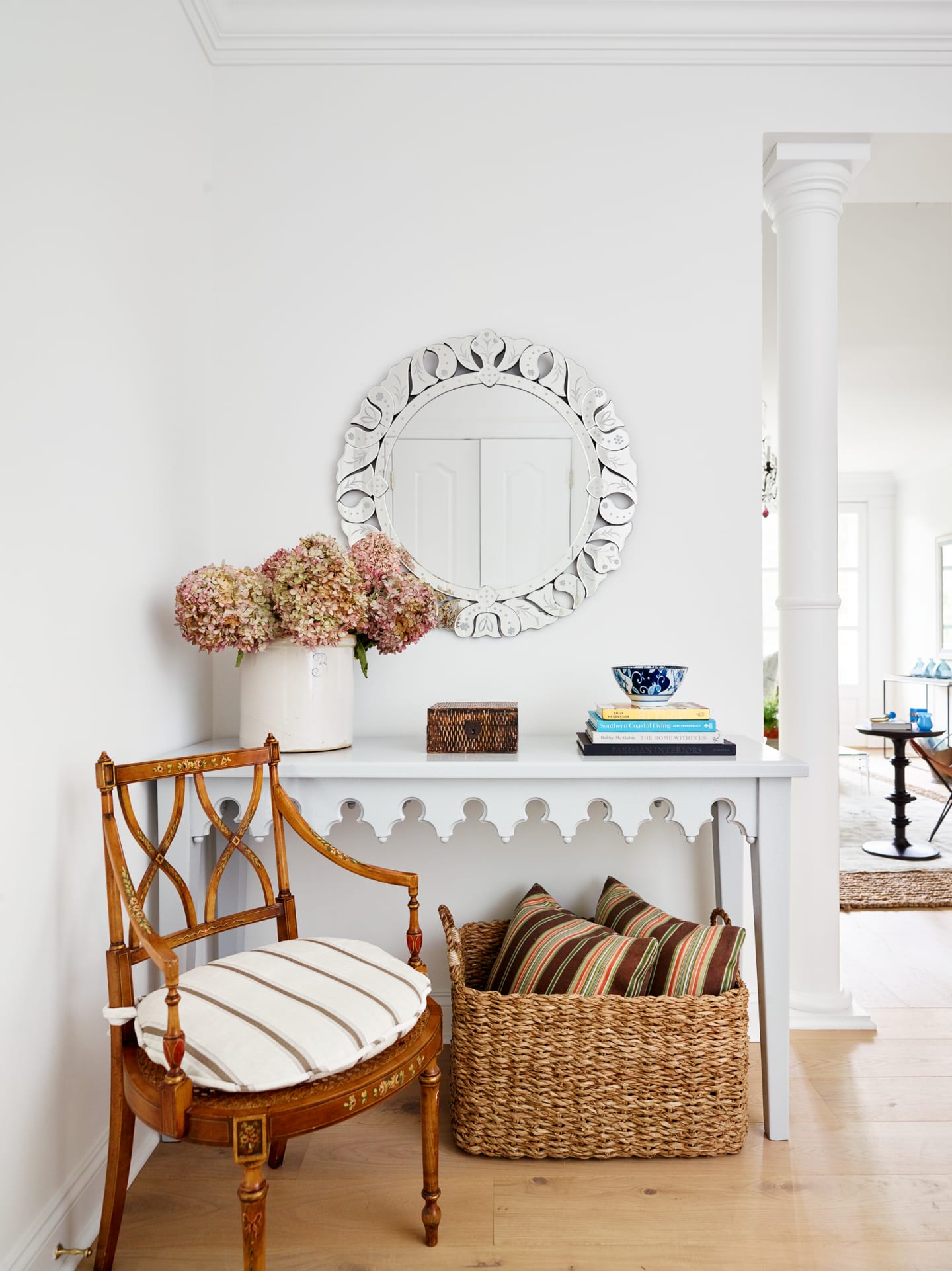 Foyer, Main Line Pied-à-Terre in Bryn Mawr, Pennsylvania
