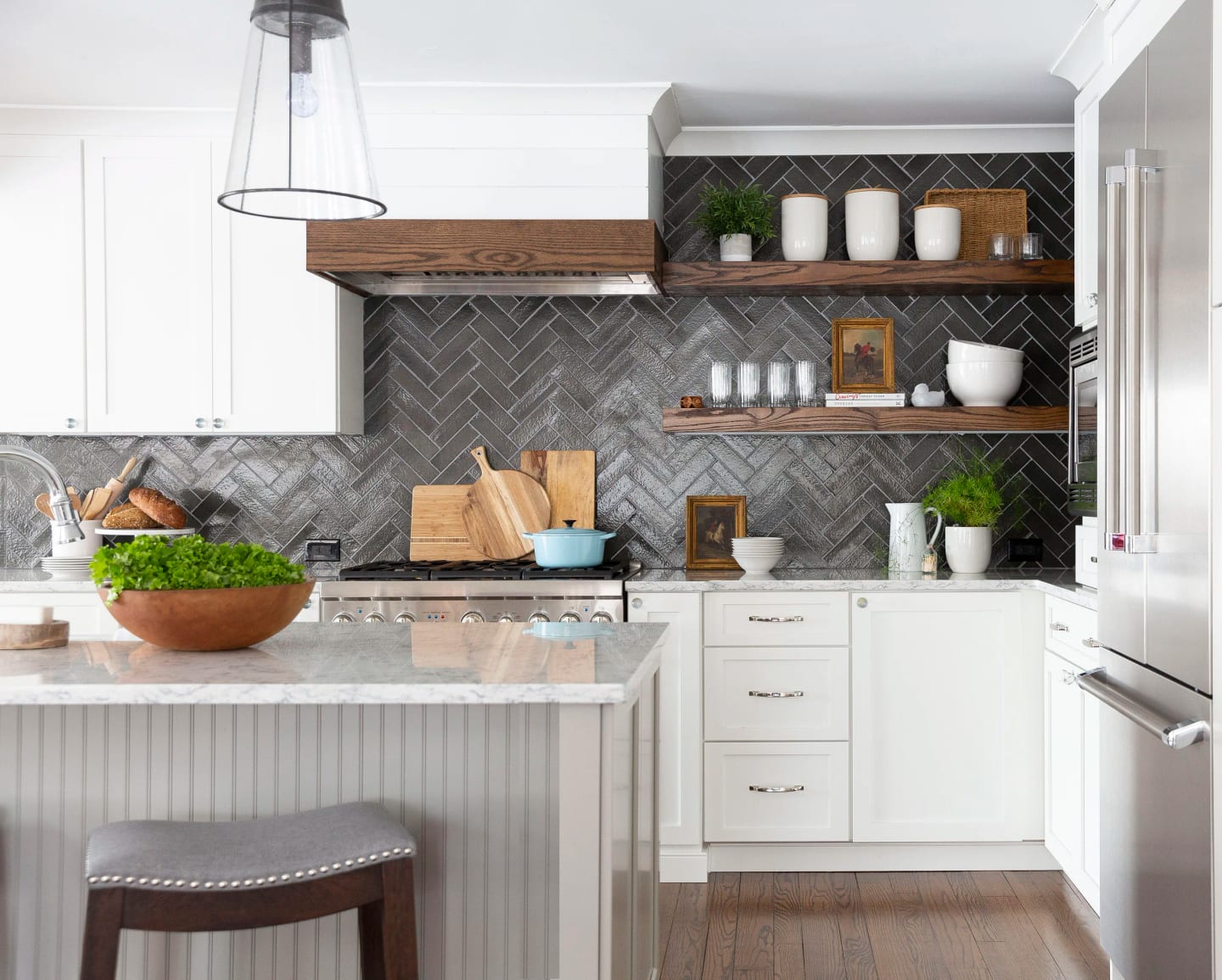 Kitchen appliances, Willow View Contemporary Home in Villanova, Pennsylvania